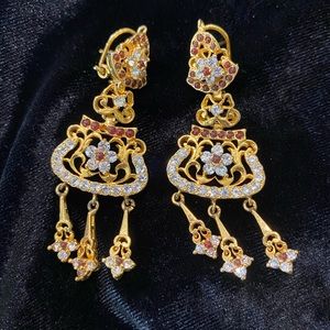 Gorgeous gold drop earrings